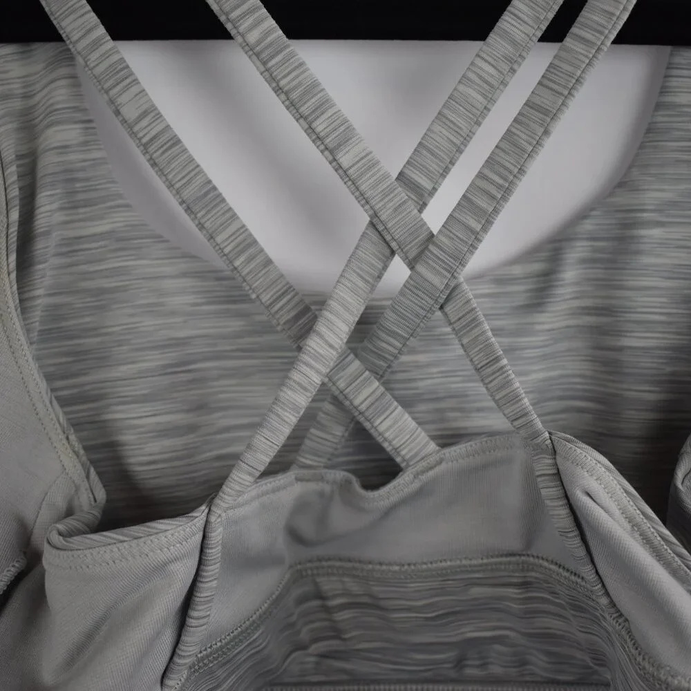 Lululemon Women's Sports Bra Criss Cross Back Space Ice Grey Size 6, Xsm, 30x32